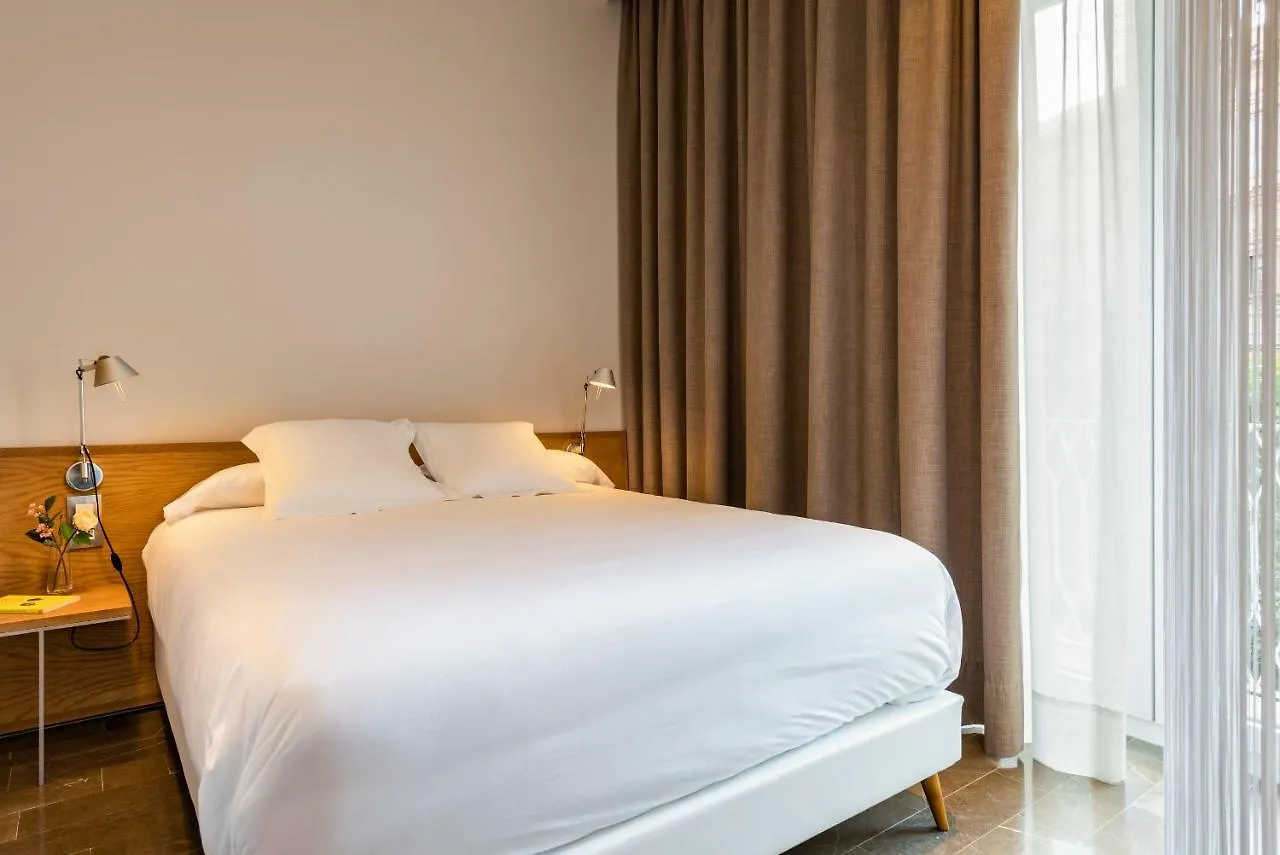 Torre Homenaje Historical Suites Sevilla